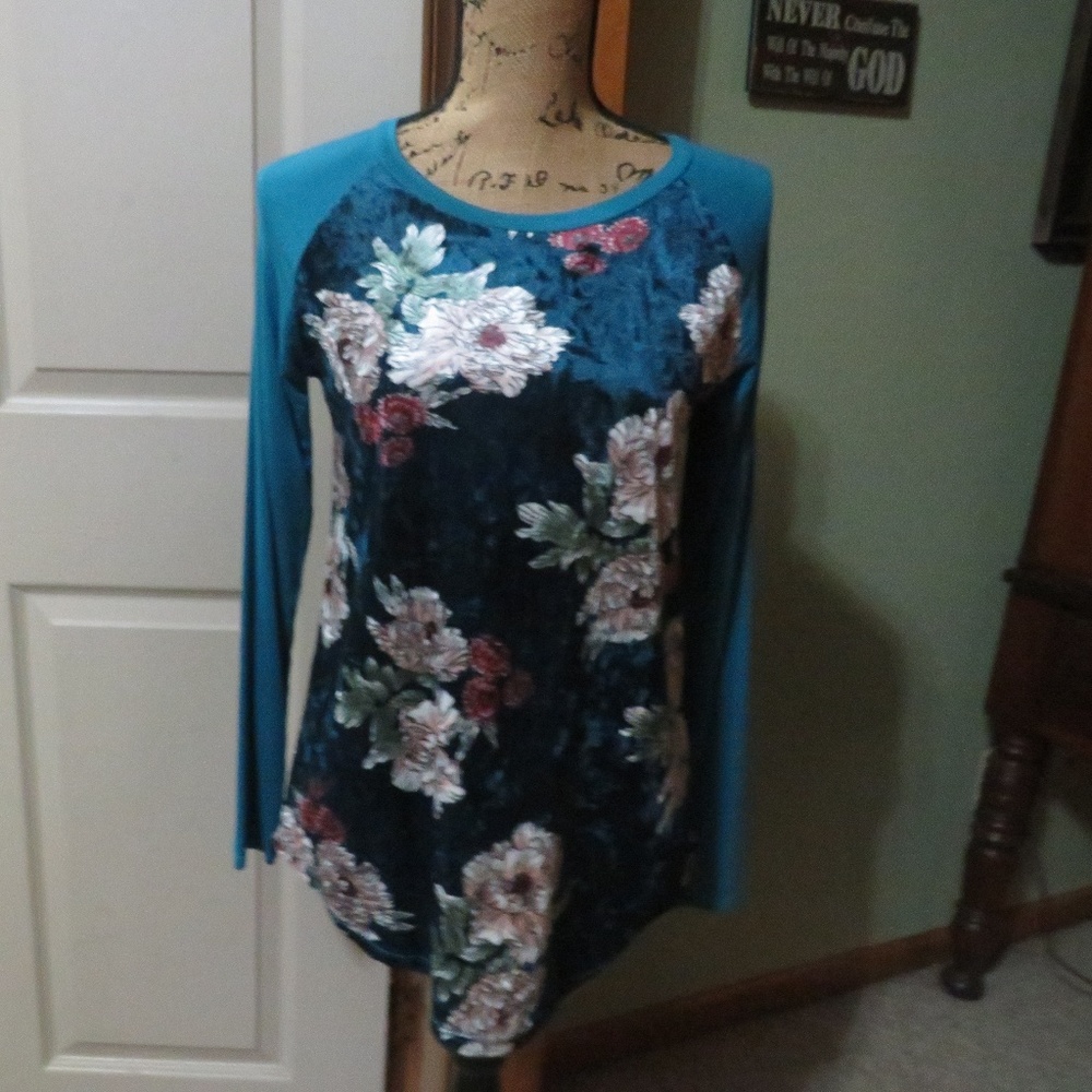 Long Sleeve Floral Front/Back Top - Picture 1 of 3